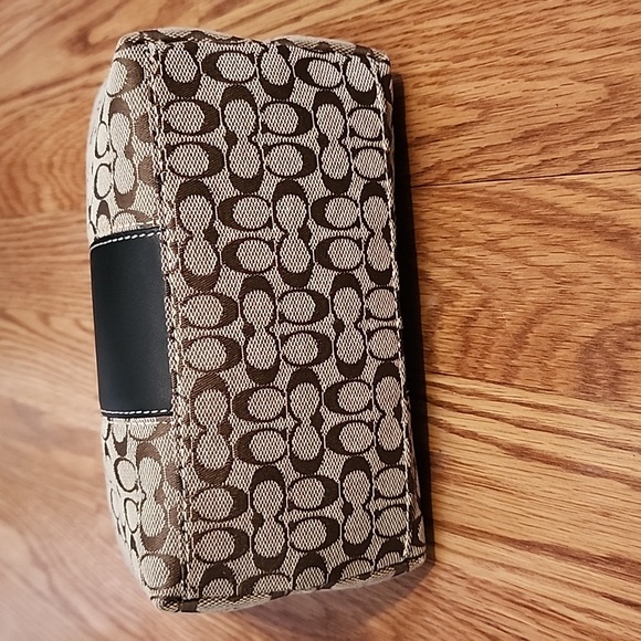 NWOT Small Coach signature handbag - Picture 6 of 10